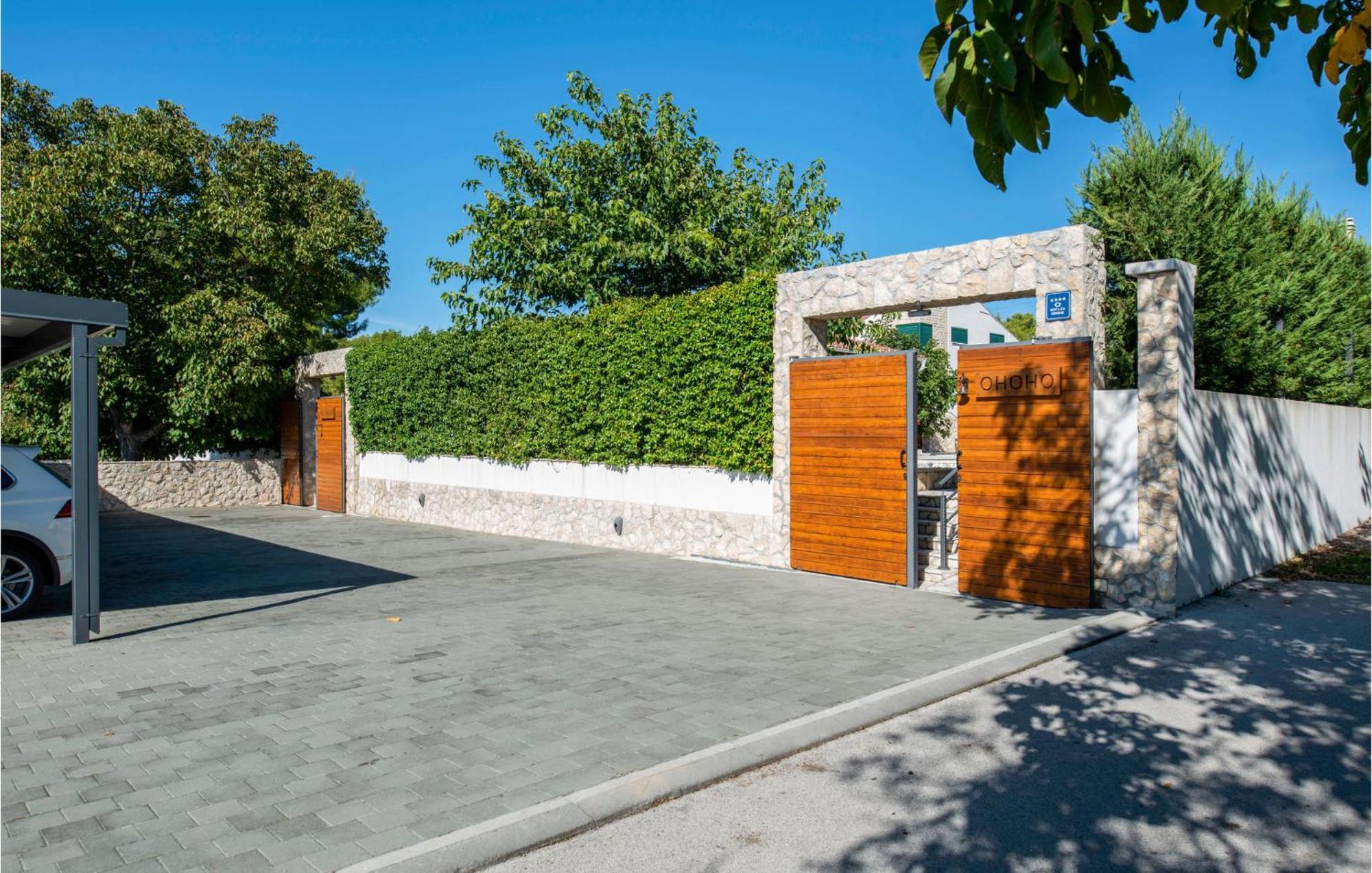 Lovely Home In Sibenik With Wifi 外观 照片