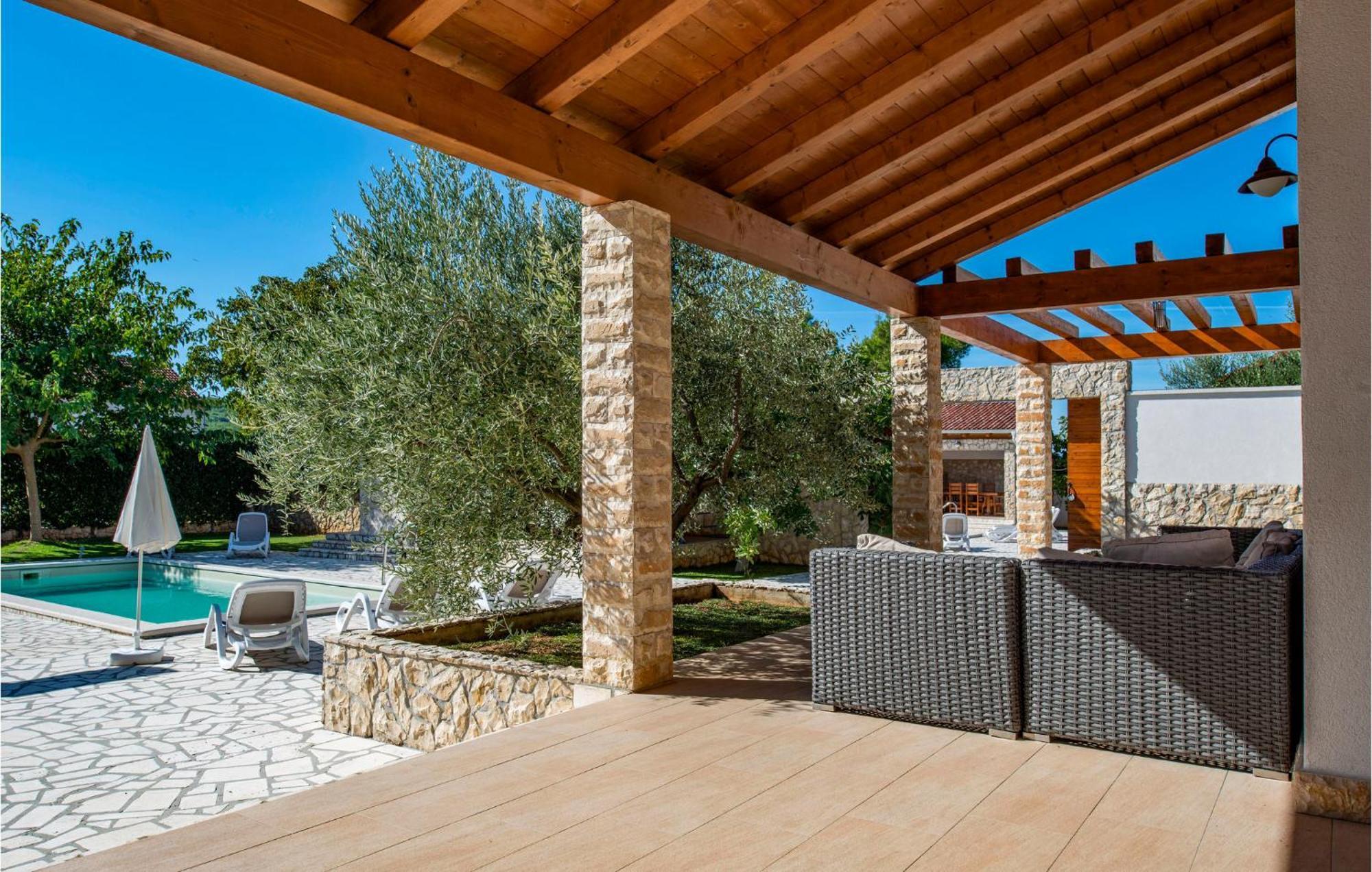 Lovely Home In Sibenik With Wifi 外观 照片